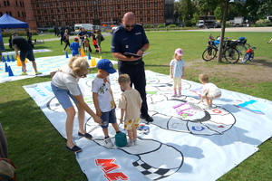 policyjny piknik na Wyspie Młyńskiej