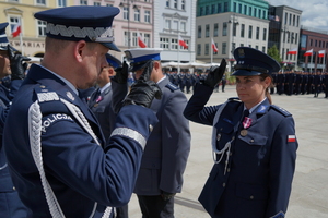 wręczanie odznaczeń policjantom oraz wyróżnionym gościom