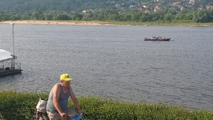 Zabezpieczenie przez policjantów imprezy na Bulwarach we Włocławku.