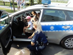 Policjanci podczas &quot;Dni Włocławka&quot; w ramach działań &quot;Dzielnicowy bliżej nas&quot;