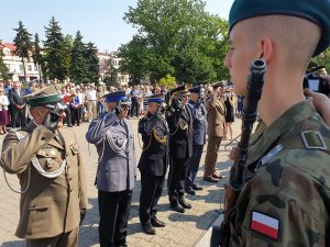 Uroczystości pod Pomnikiem Żołnierza Polskiego z udziałem służb mundurowych