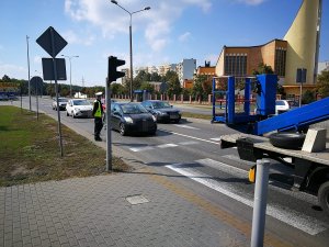 Policjanci ruchu drogowego podczas działań niechronieni uczestnicy ruchu drogowego