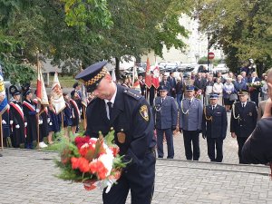 Służby mundurowe podczas uroczystości z okazji 80. rocznicy agresji sowieckiej na Polskę