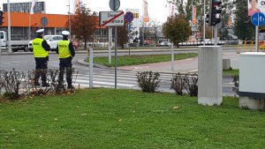 Policjanci ruchu drogowego podczas działań NURD