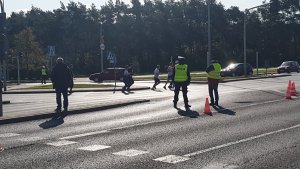 Zabezpieczenie przez policjantów biegu ulicami Włocławka