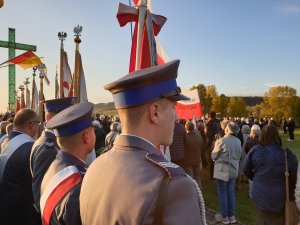 Policjanci podczas uroczystości na włocławskiej zaporze