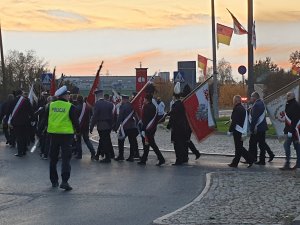 Policjanci podczas uroczystości na włocławskiej zaporze