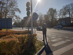 Policjanci ruchu drogowego podczas akcji prękość