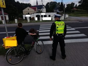 Policjant prowadzi akcje NURD