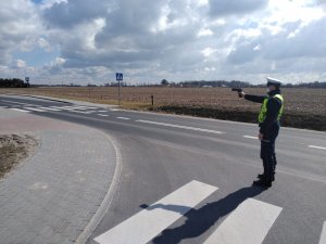 Policjanci podczas działań prędkość