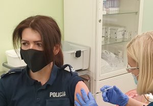 Policjanci podczas szczepień na Covid-19