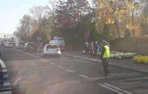 Policjanci podczas działań znicz zgodnie treścią komunikatu