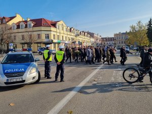 Policjanci podczas uroczystości zgodnie z treścią komunikatu