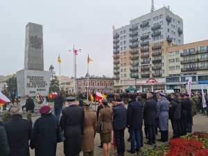 Policjanci podczas uroczystości zgodnie z treścią komunikatu