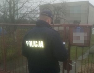 Policjanci i żołnierze podczas kontroli kwarantanny