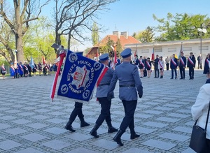 Policjanci podczas uroczystości zgodnie z treścią komunikatu