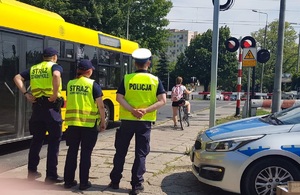 Wspólny patrol na przejeździe kolejowym