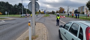 Policjanci podczas zabezpieczenia biegu