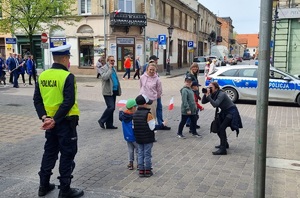 Policjanci podczas zabezpieczenia przemarszu