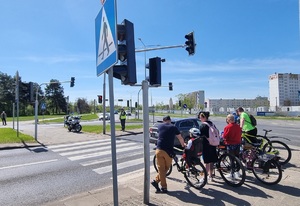 Policjanci podczas działań na drodze