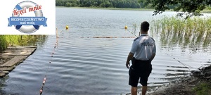 Policjanci podczas kontroli obozowiska harcerskiego