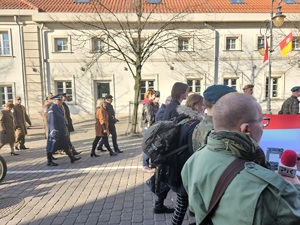 Policjanci podczas zabezpieczenia uroczystości z okazji Obchodów Święta Niepodległości.