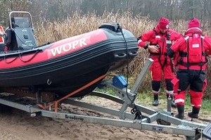 Służby podczas ćwiczeń na terenie leśnym i przywodnym