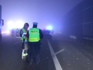 Zdjęcia z miejsca kolizji na autostradzie