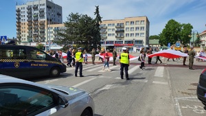 Policjanci podczas zabezpieczania przemarszu ulicami Włocławka