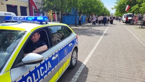 Policjanci podczas zabezpieczania przemarszu ulicami Włocławka