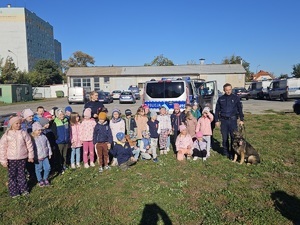 Oprowadzanie wycieczki po komendzie Policji