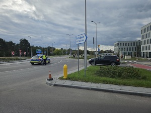 Policjanci podczas zabezpieczenia biegu