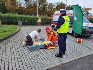 Działania policjantów na drodze wraz z fundacją