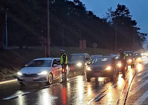 Policjanci podczas kontroli trzeźwości