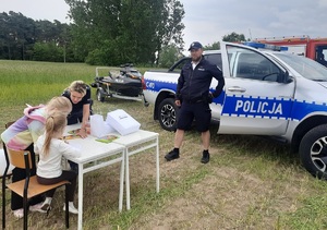 Policjanci podczas pikniku rodzinnego