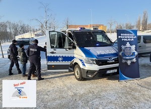 Pokazy ratownictwa na lodzie przed zbliżającymi się feriami