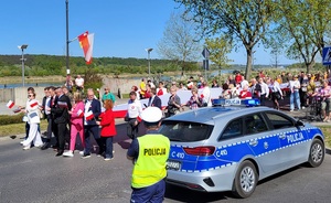 Policjanci podczas zabezpieczenia przemarszu ulicami Włocławka
