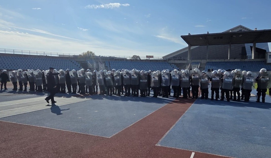 Szkolenie pododdziałów zwartych policji we Włocławku